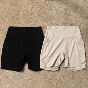 Uniqlo Women's Black and Cream Bike Shorts.